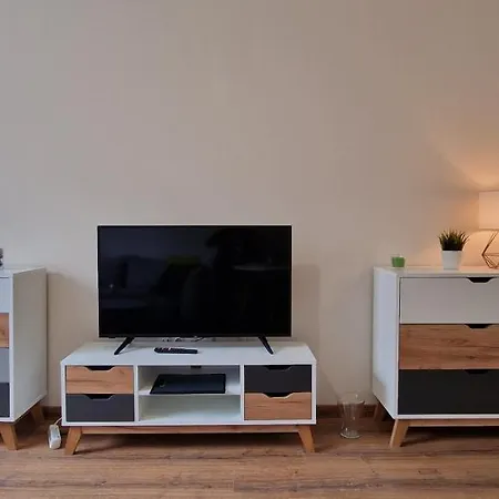 Pine Tree / Gardens Borovets